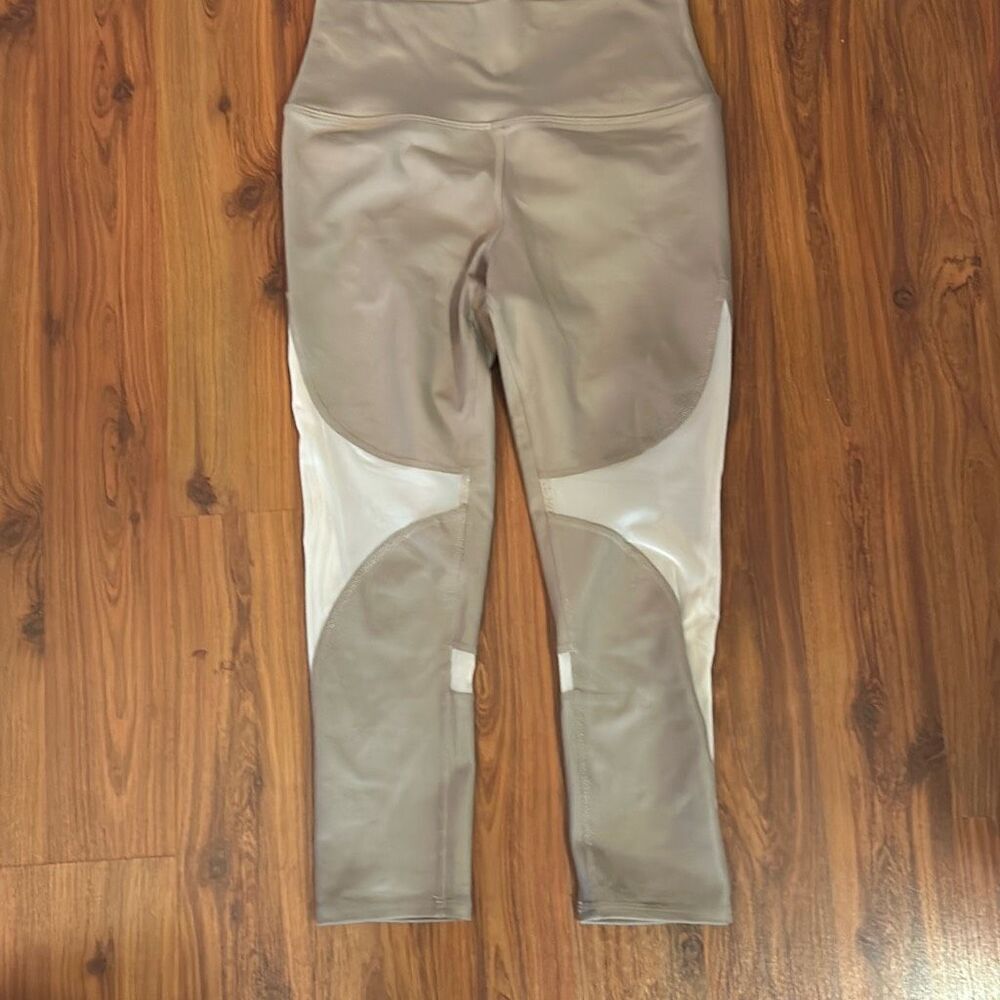Alo Capri athletic pants with sheer insert taupe beige S